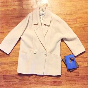 ⭐️ SOLD ⭐️ Vintage Wool Coat